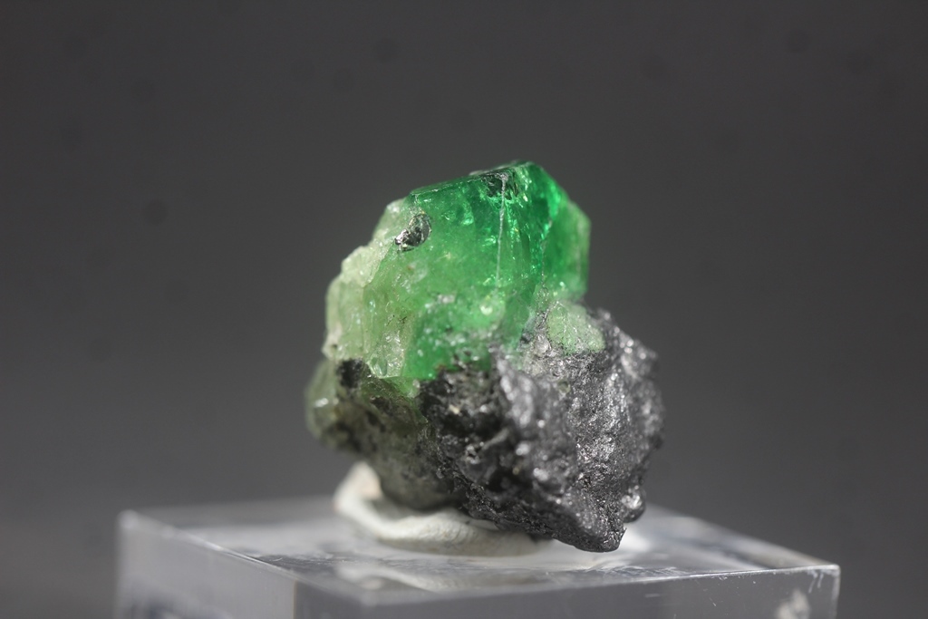 Tsavorite & Graphite