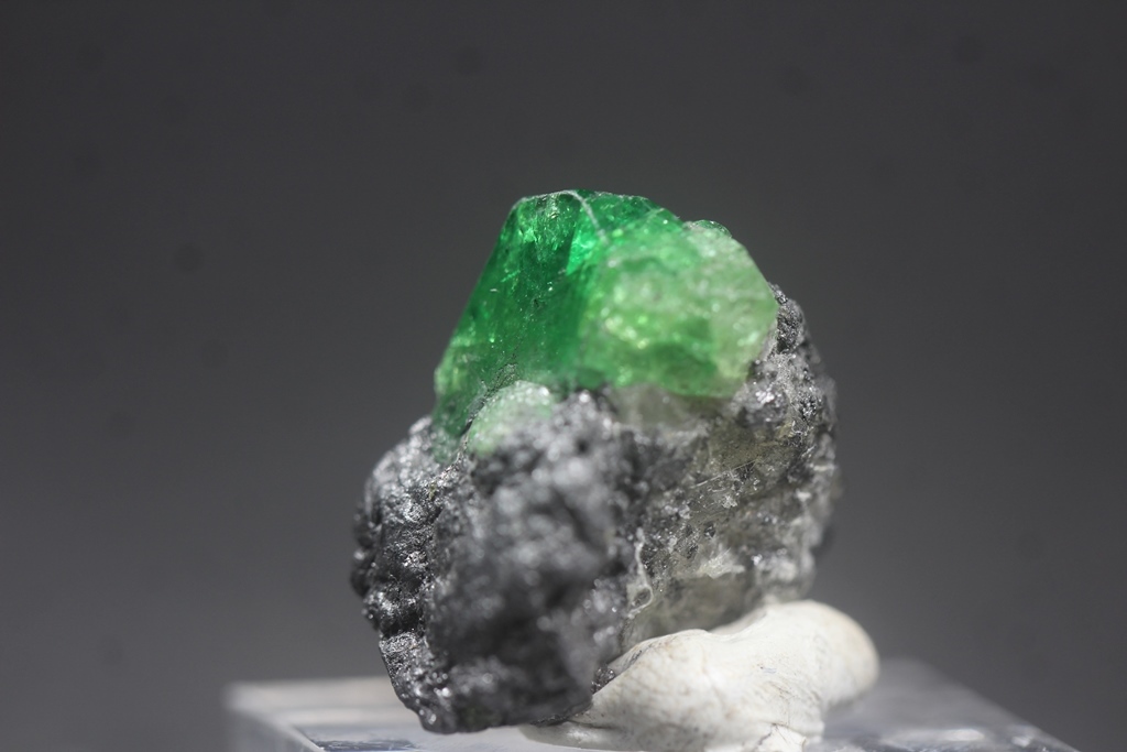 Tsavorite & Graphite