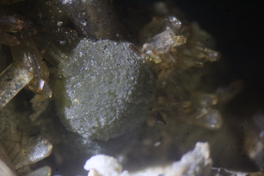 Zanazziite Eosphorite & Quartz