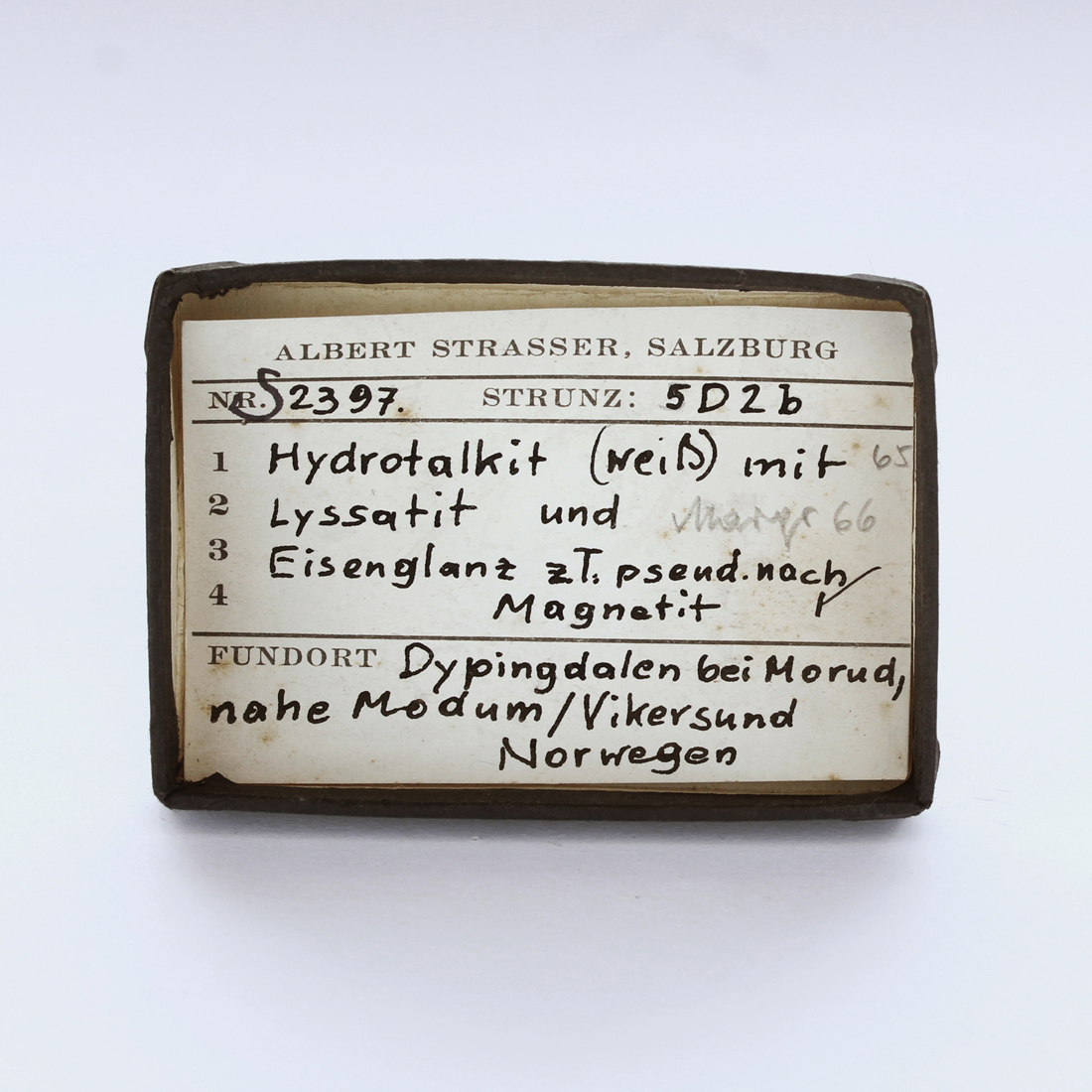 Hematite Lizardite & Hydrotalcite