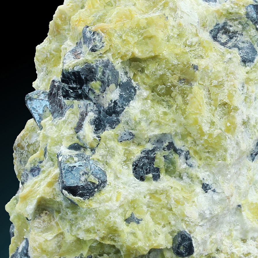 Hematite Lizardite & Hydrotalcite