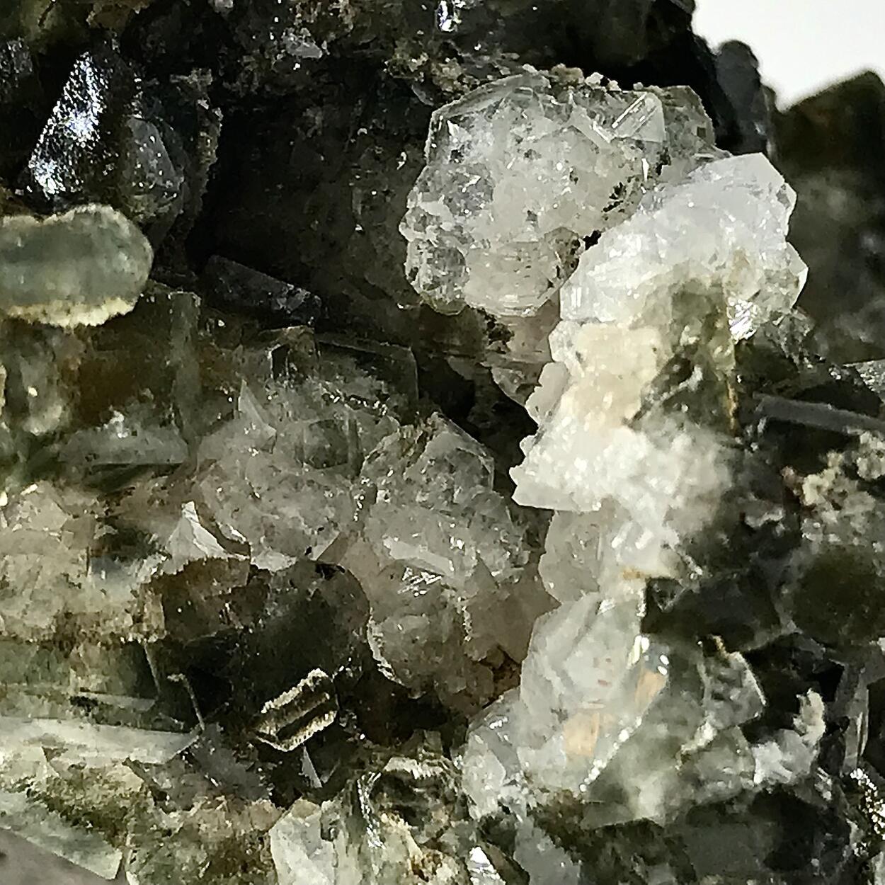 Fluorapophyllite-(K)