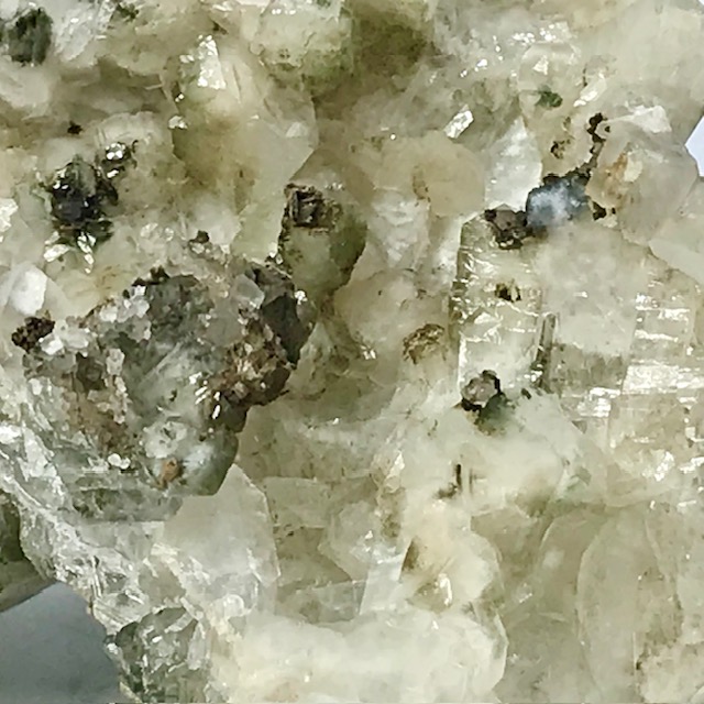 Fluorapophyllite-(K)