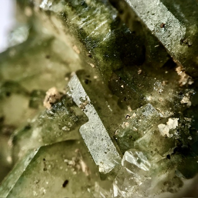 Fluorapophyllite-(K)