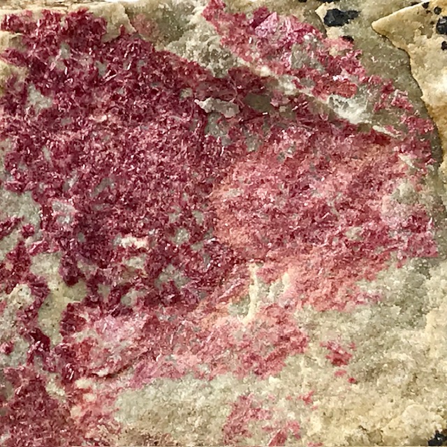 Erythrite