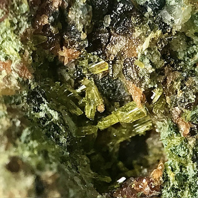 Clinozoisite