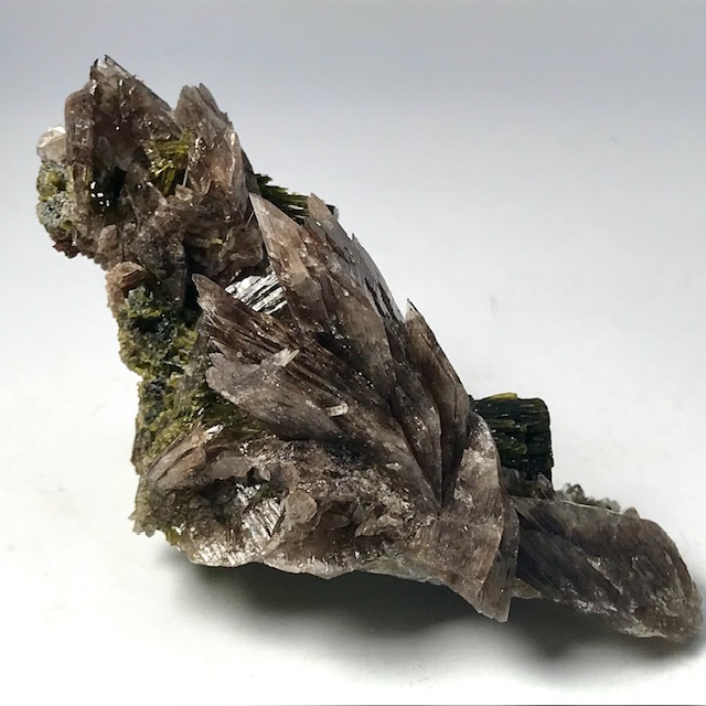 Axinite-(Mn)