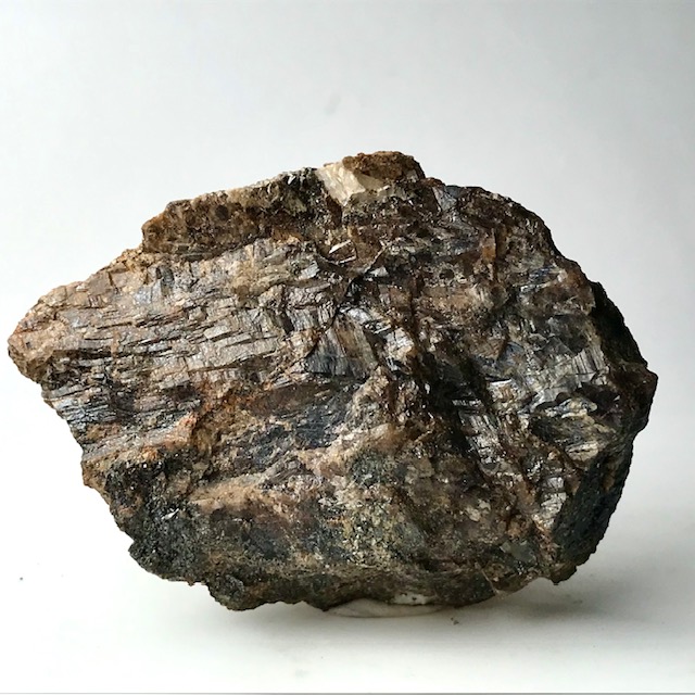 Axinite-(Fe)