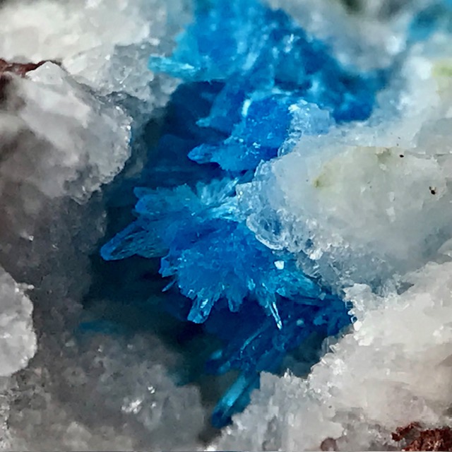 Pentagonite