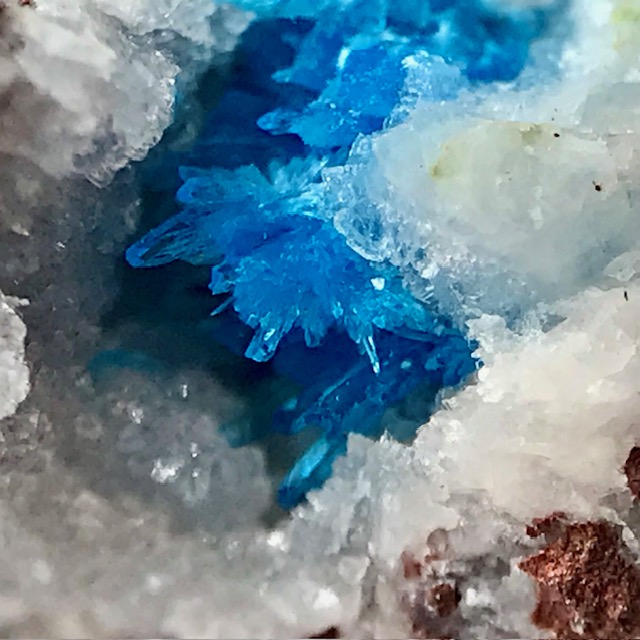 Pentagonite