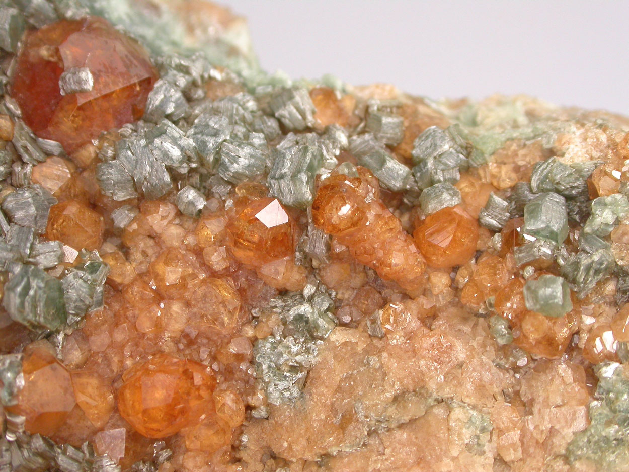 Grossular & Clinochlore