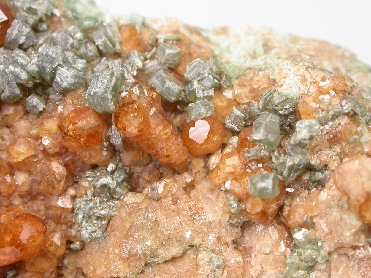 Grossular & Clinochlore