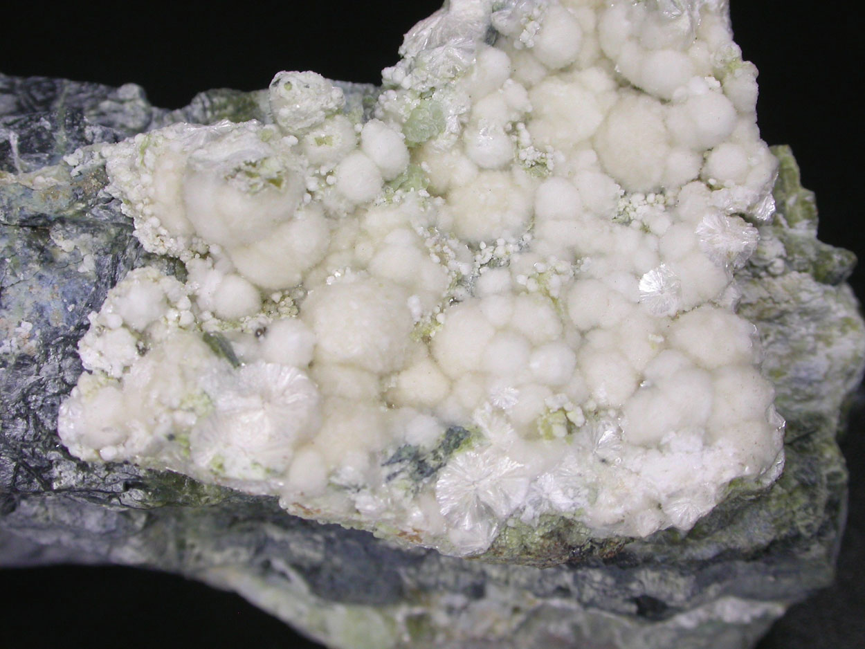 Hydromagnesite