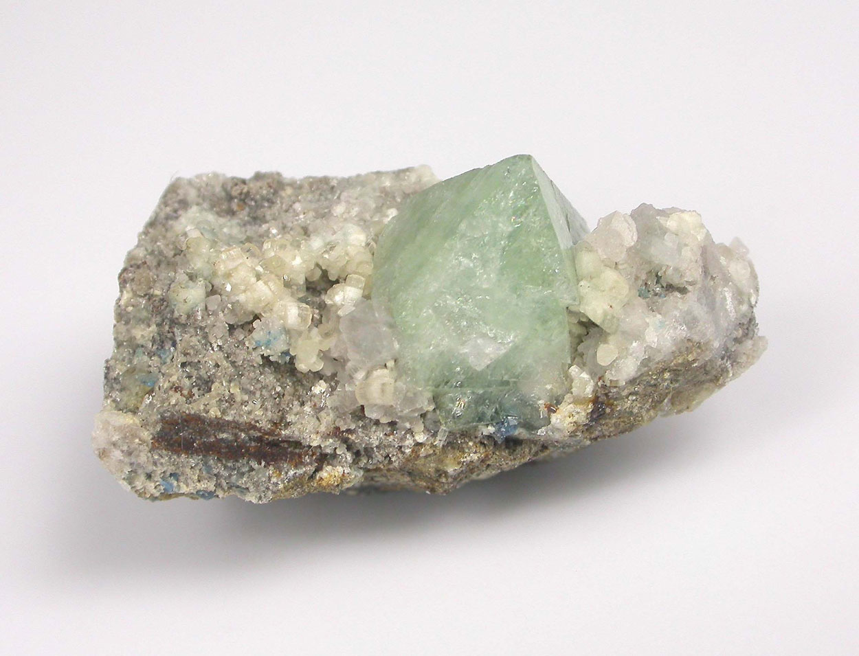 Wardite Goyazite & Fluorapatite