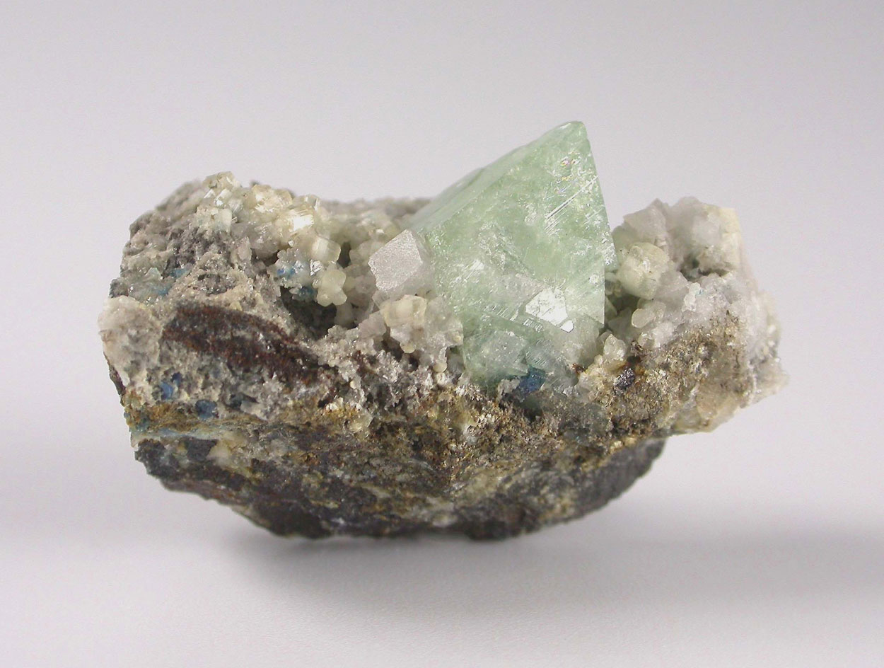 Wardite Goyazite & Fluorapatite