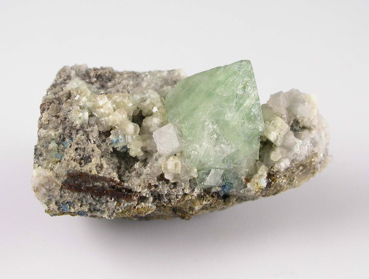 Wardite Goyazite & Fluorapatite