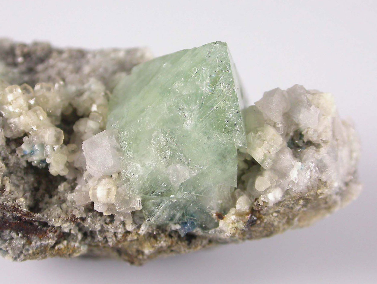 Wardite Goyazite & Fluorapatite