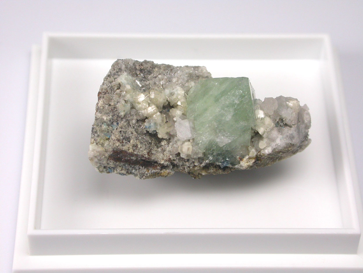 Wardite Goyazite & Fluorapatite