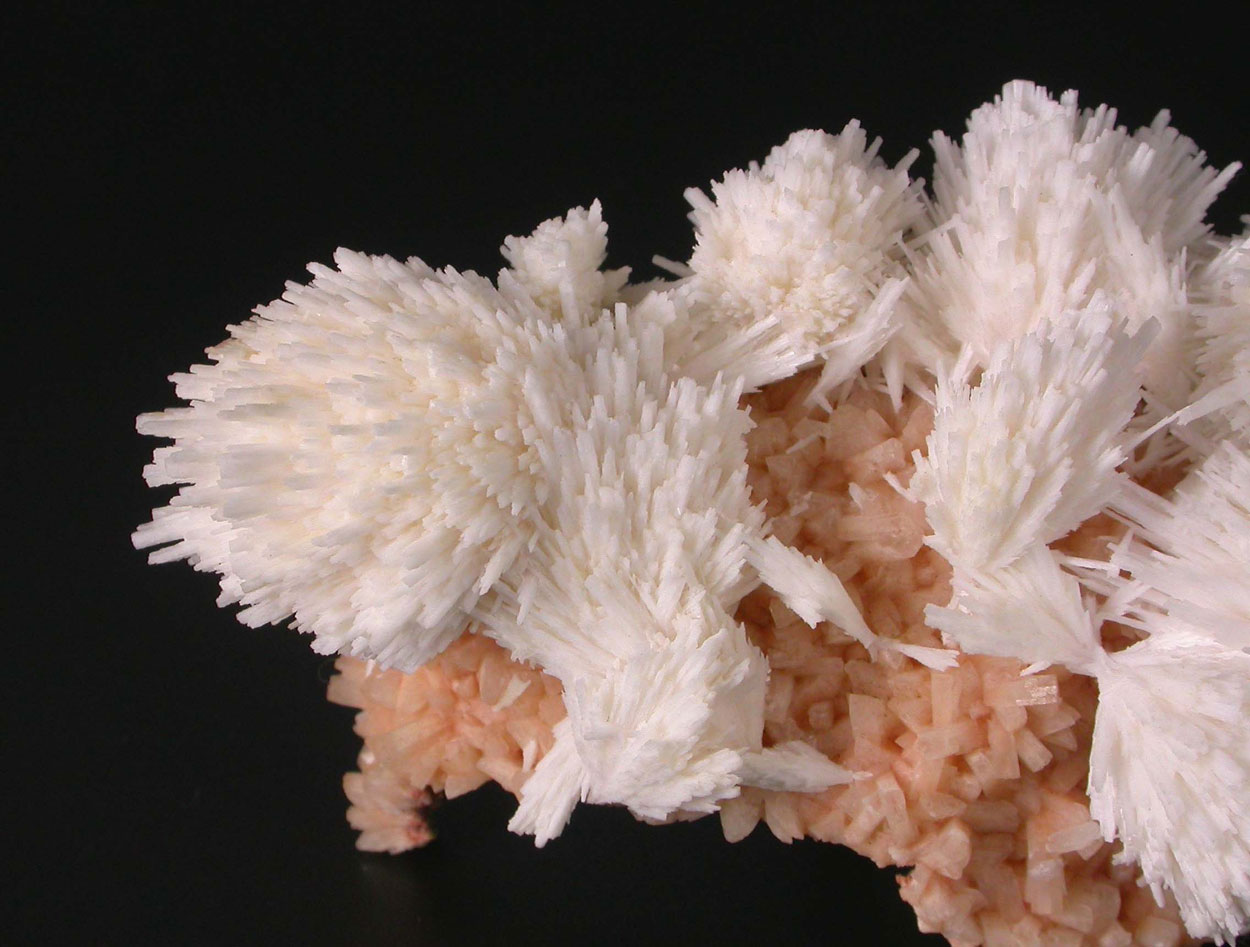Scolecite On Heulandite