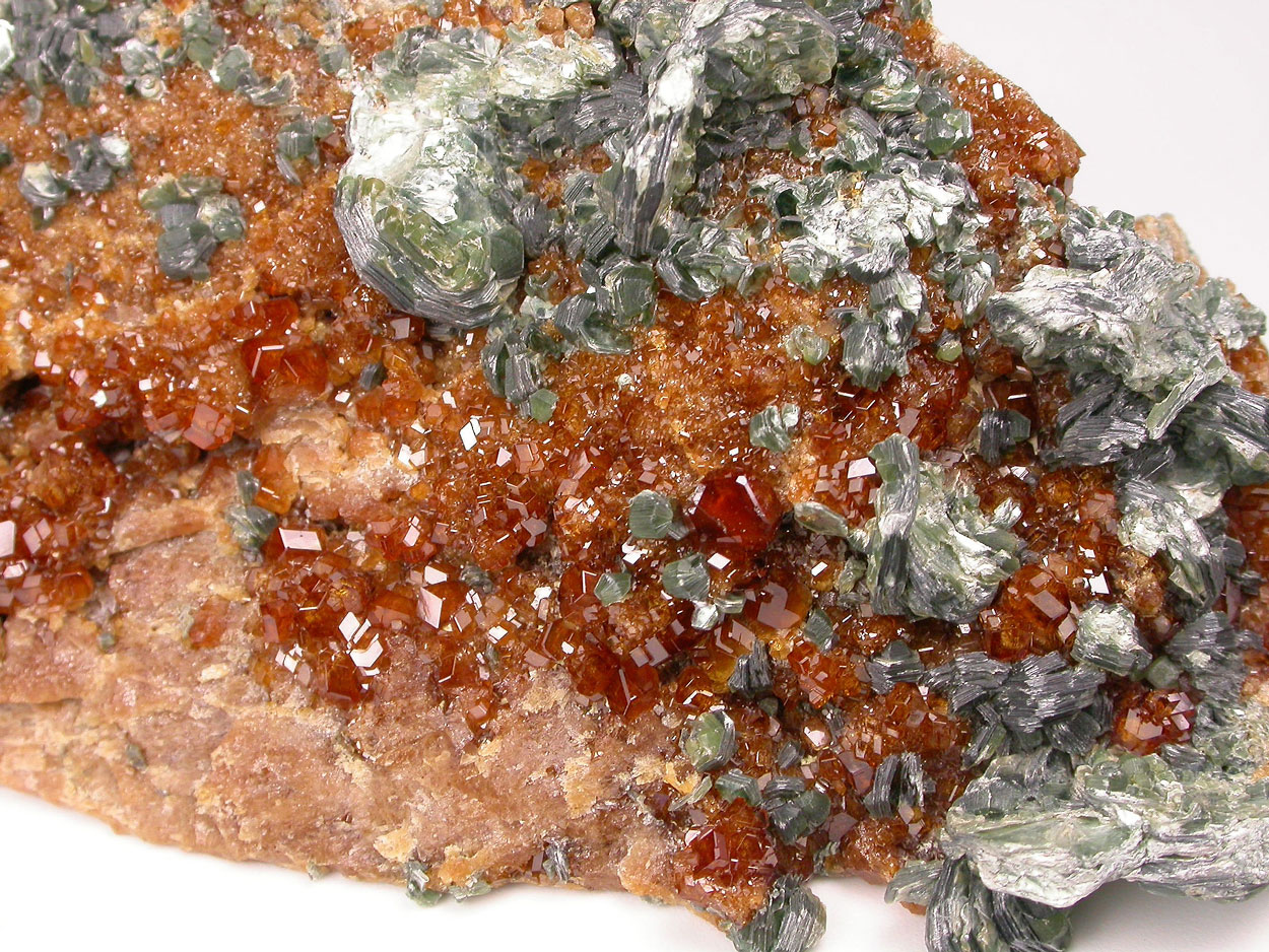 Grossular & Clinochlore