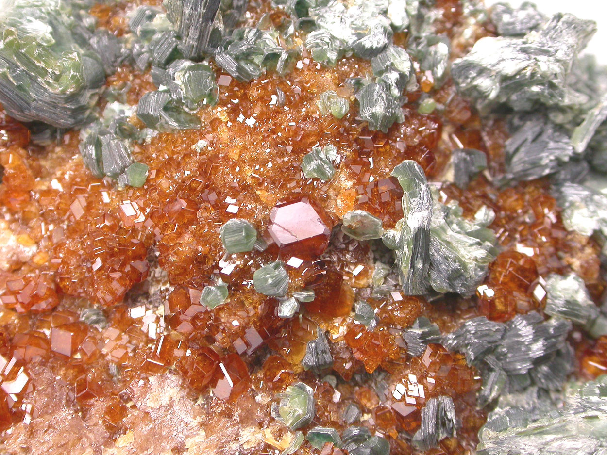 Grossular & Clinochlore