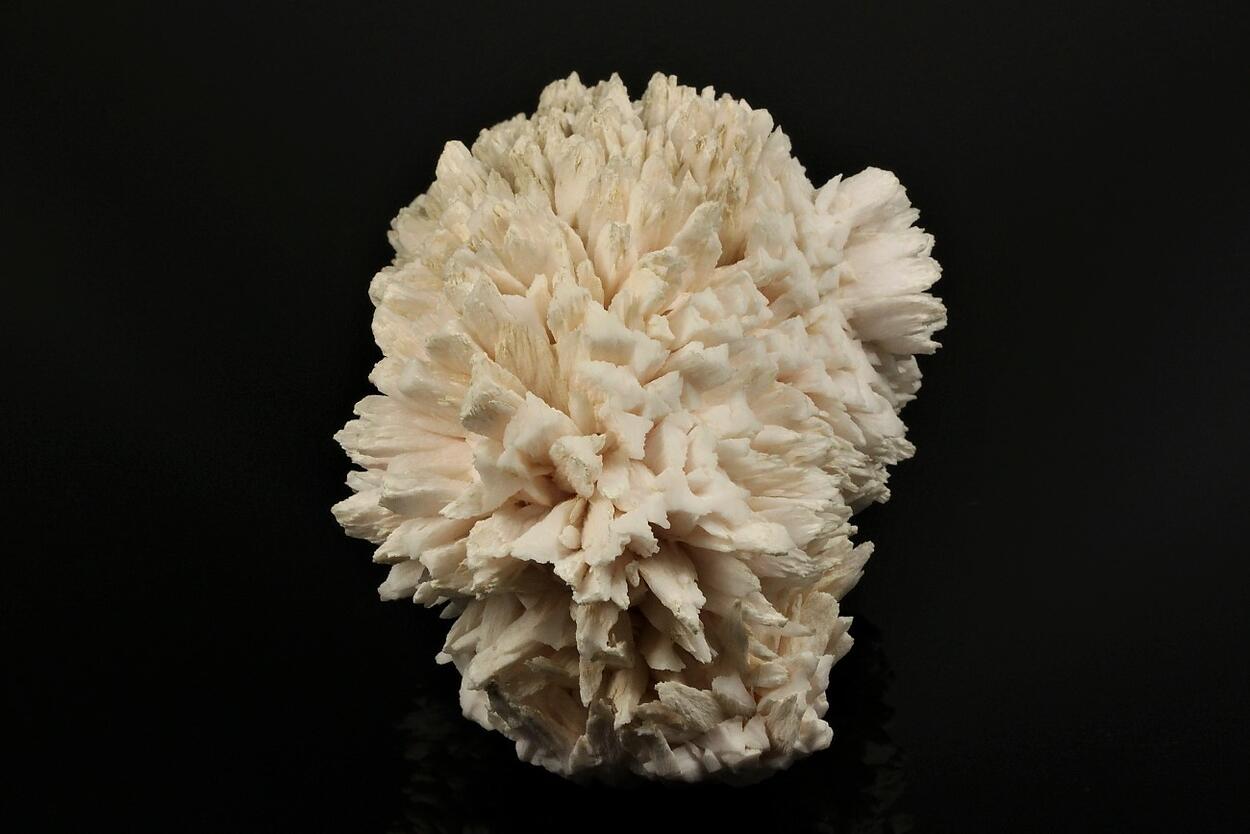 Manganoan Calcite