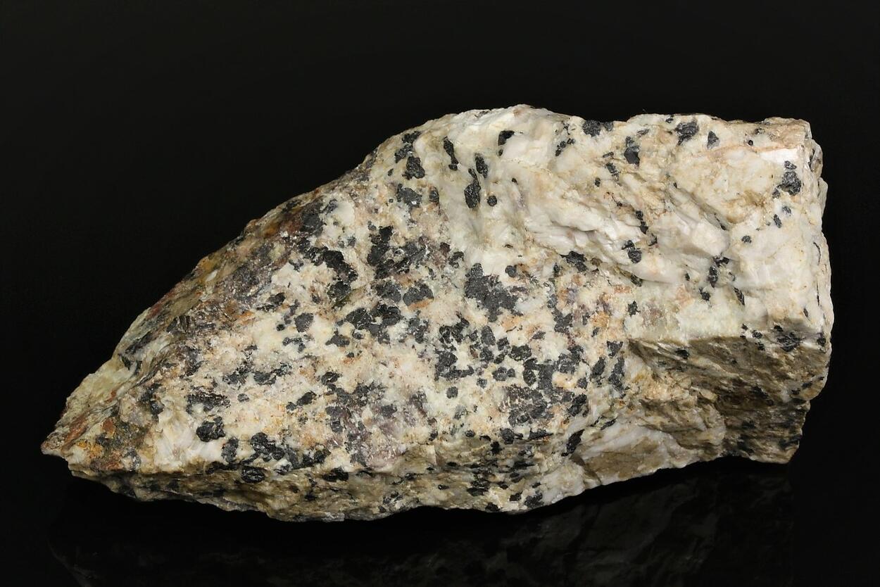 Willemite With Franklinite