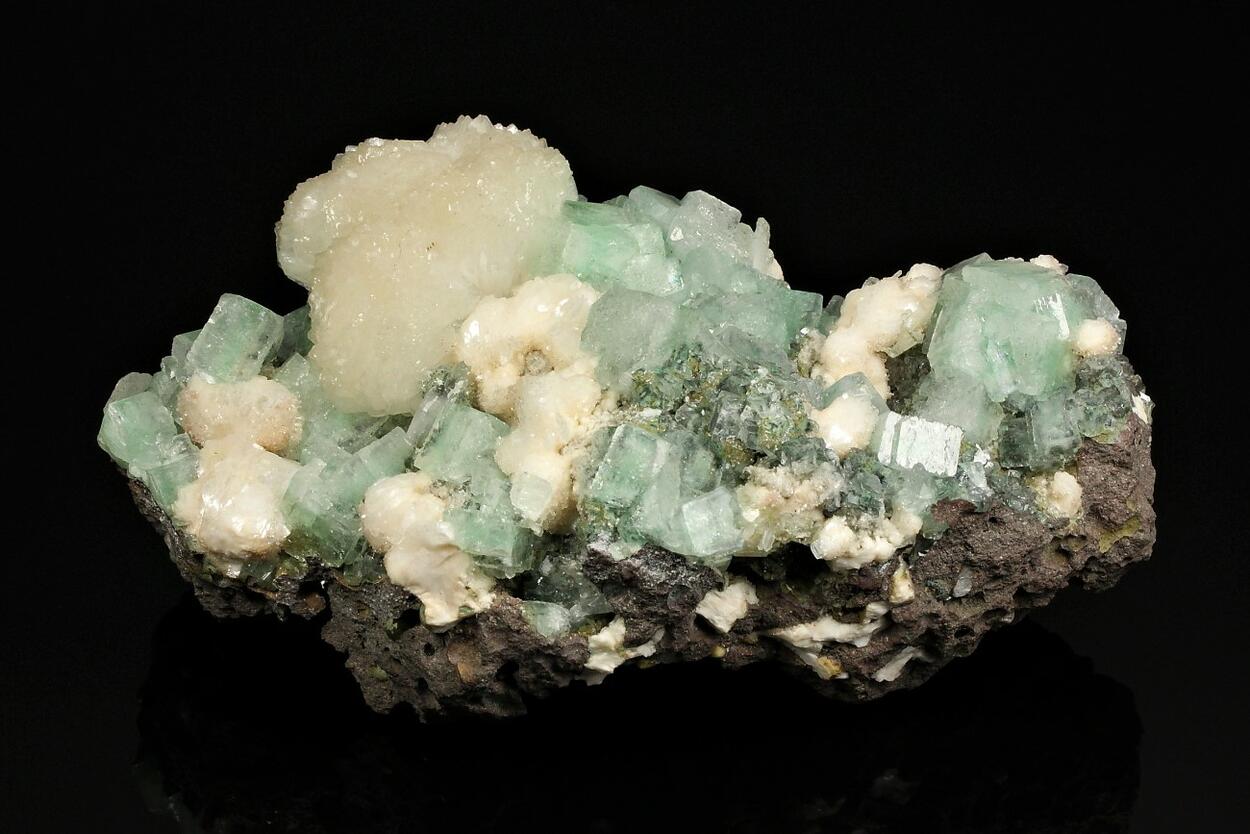 Fluorapophyllite-(K) Heulandite