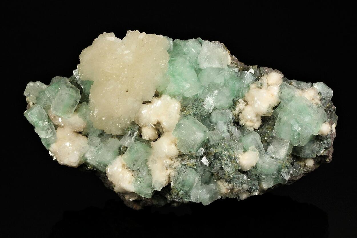 Fluorapophyllite-(K) Heulandite