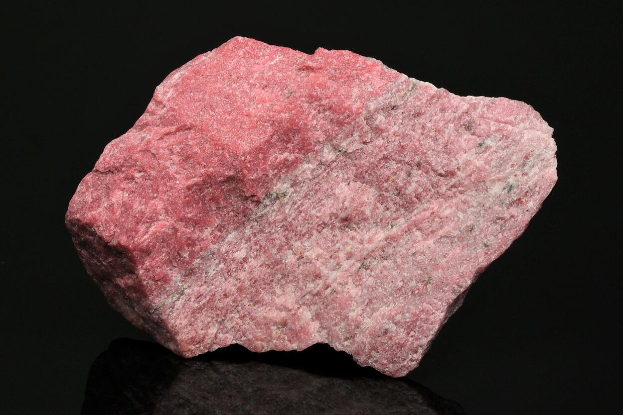 Zoisite Var Thulite & Piemontite