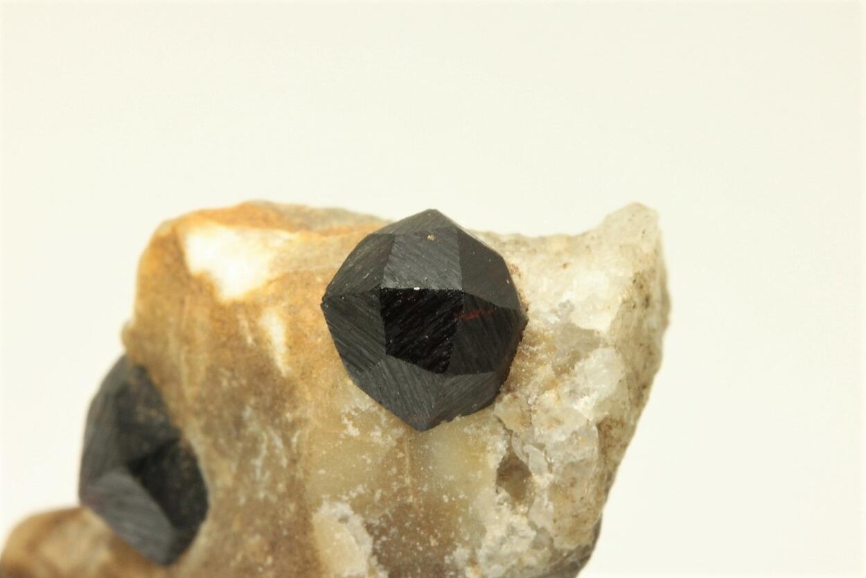 Almandine & Arfvedsonite