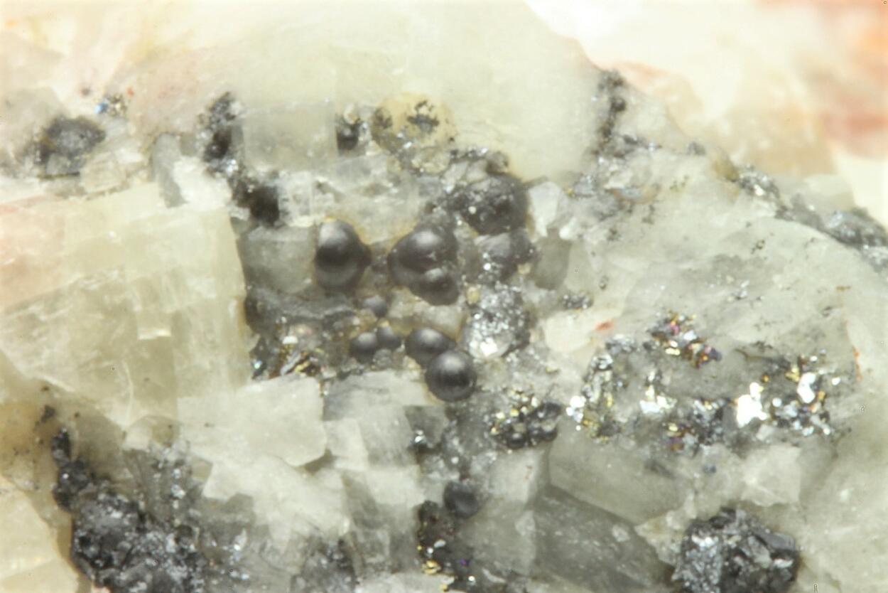 Uraninite & Clausthalite