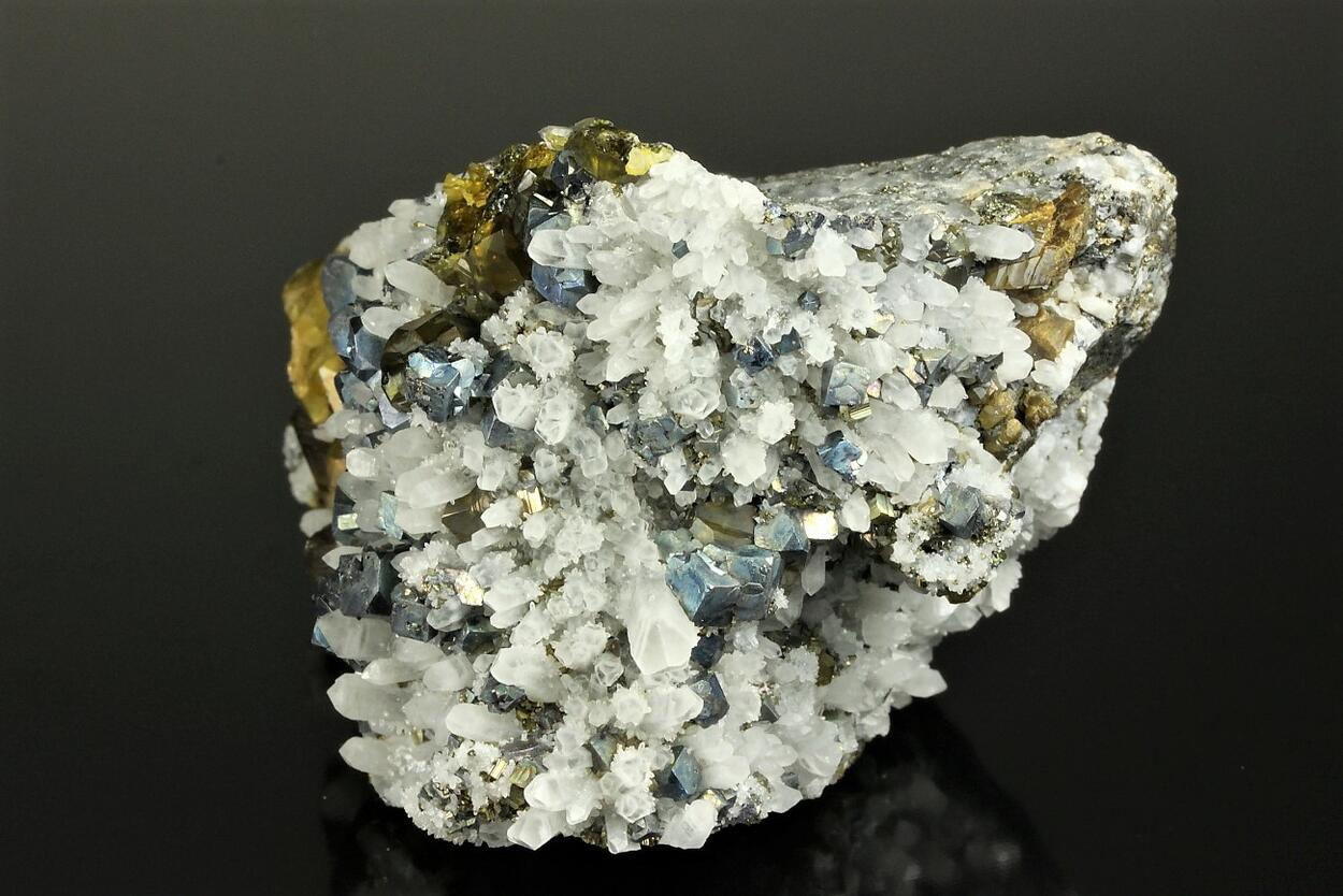 Sphalerite With Galena Quartz