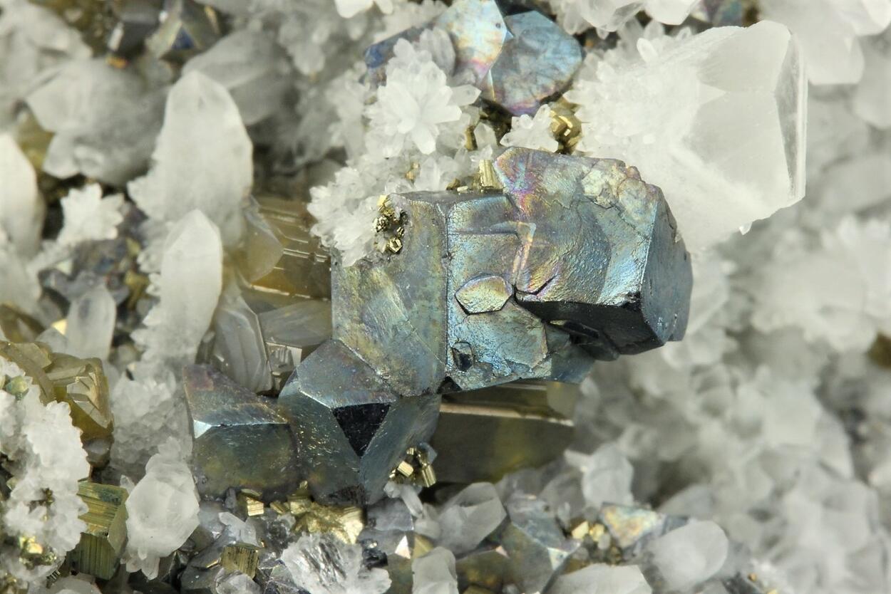 Sphalerite With Galena Quartz