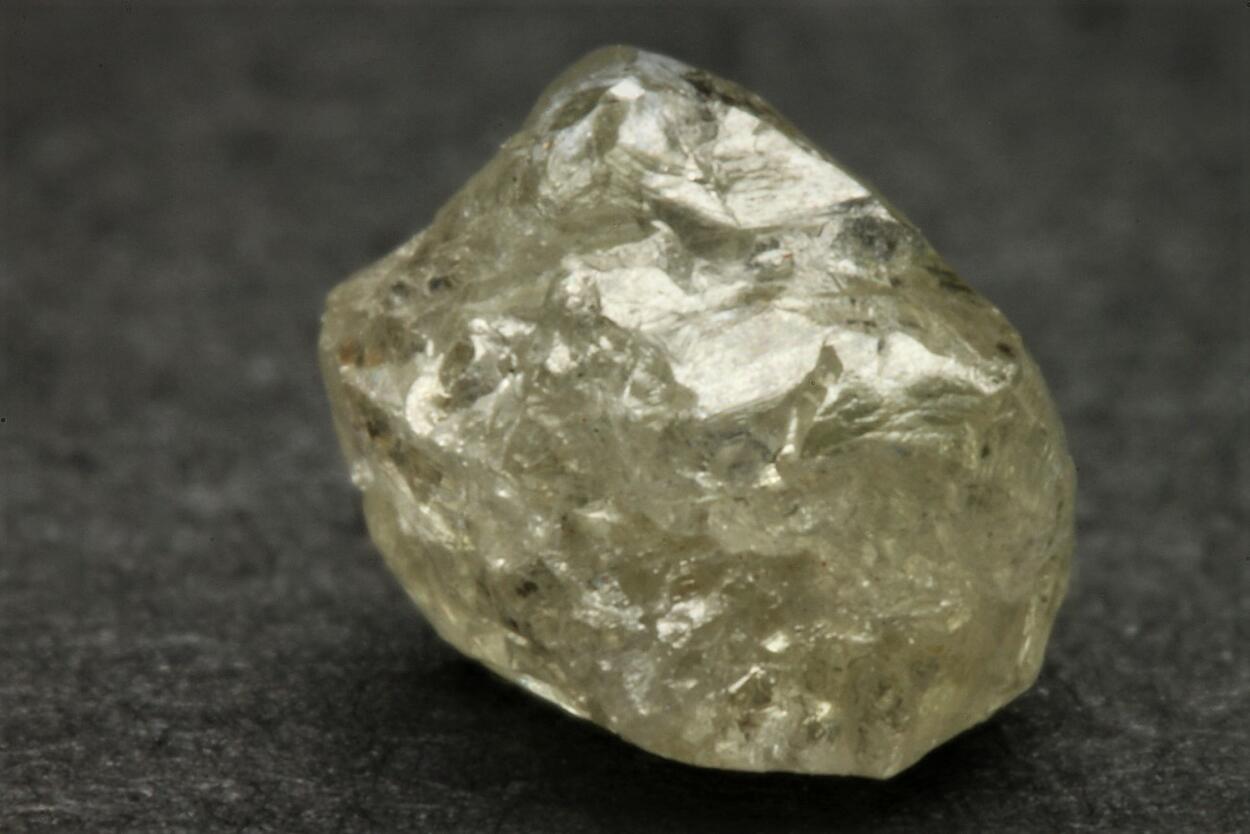 Diamond Var Spinel Law Twin