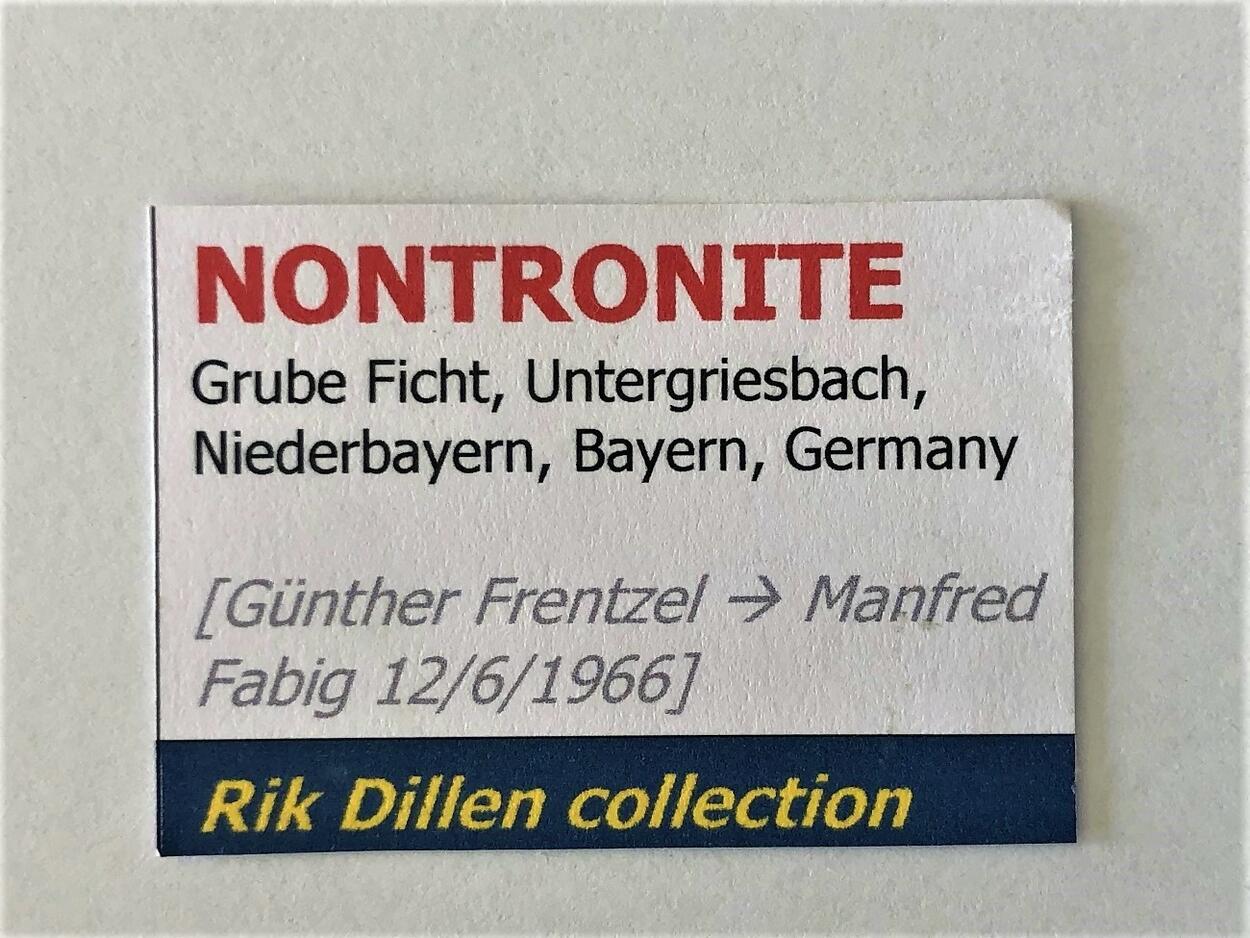 Nontronite With Graphite