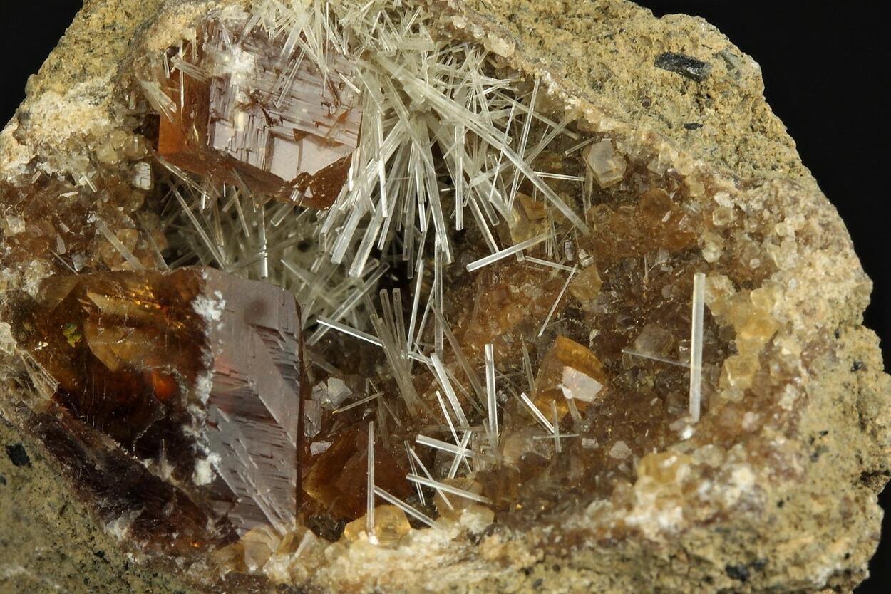 Natrolite With Calcite Psm Wood