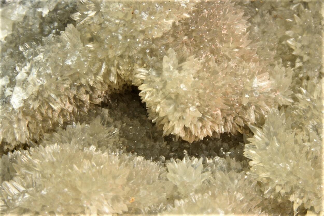 Smithsonite On Bornite