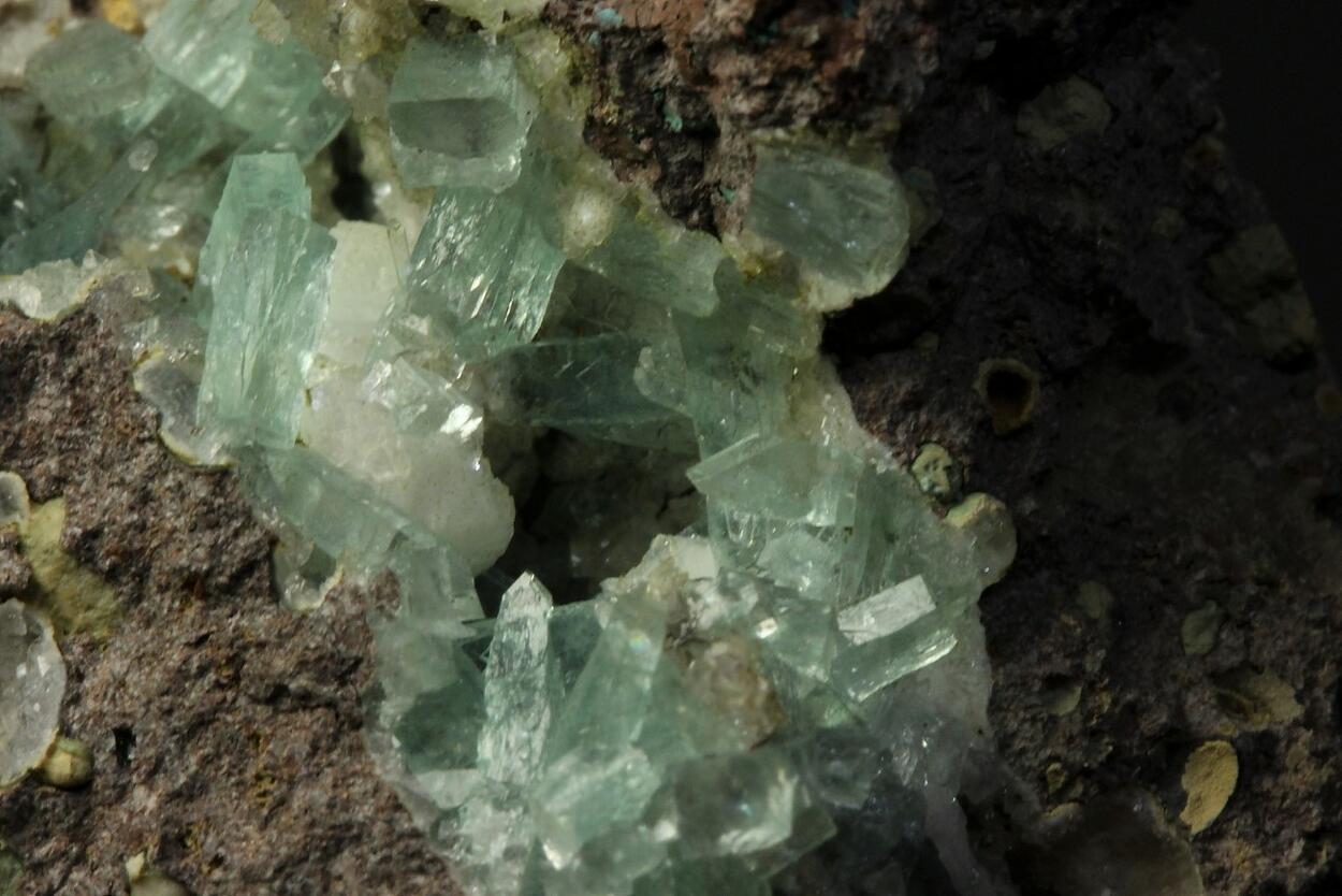 Fluorapophyllite-(K)