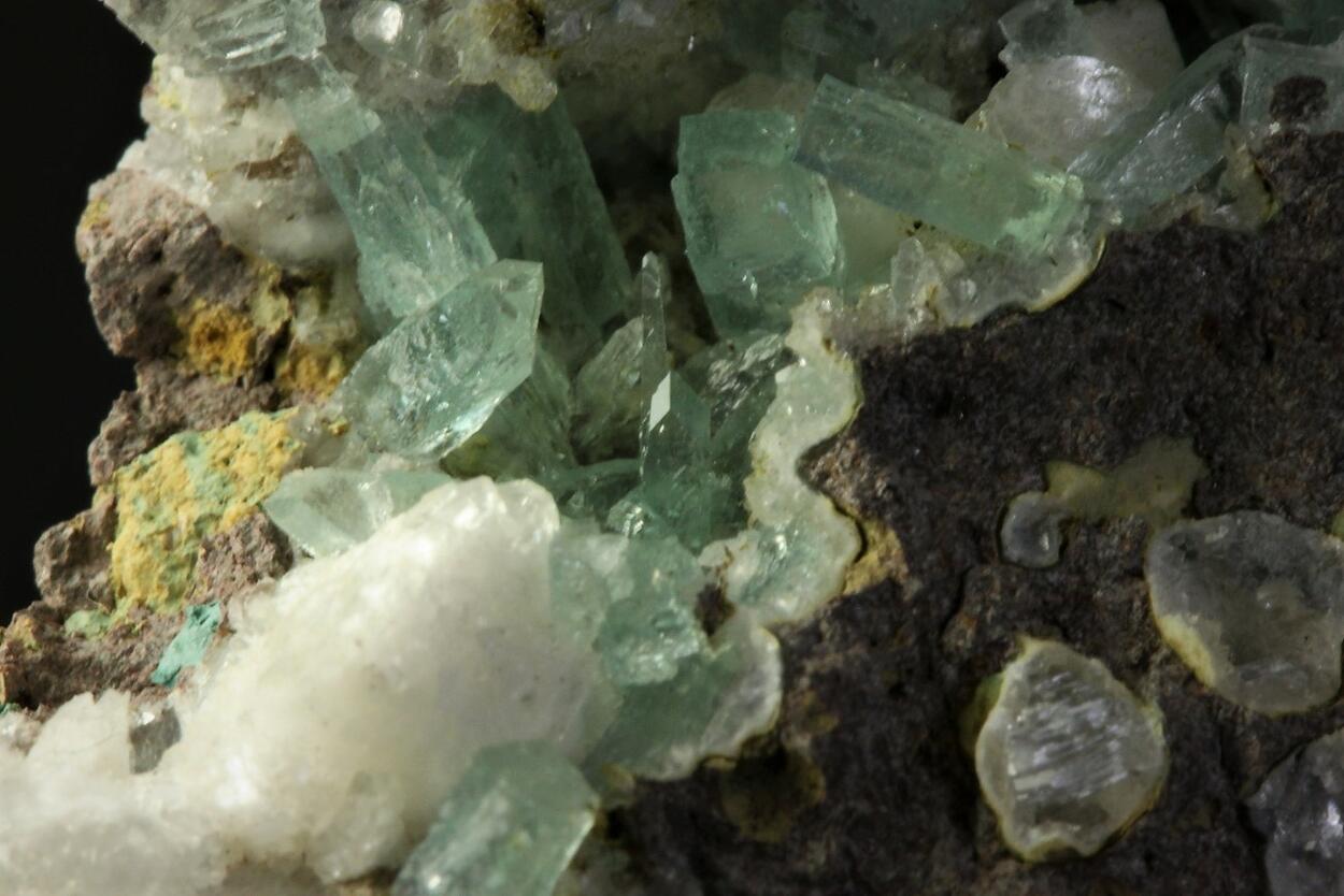 Fluorapophyllite-(K)