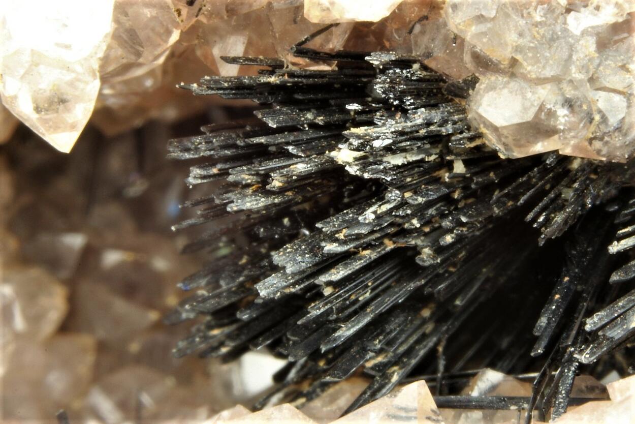 Goethite With Quartz