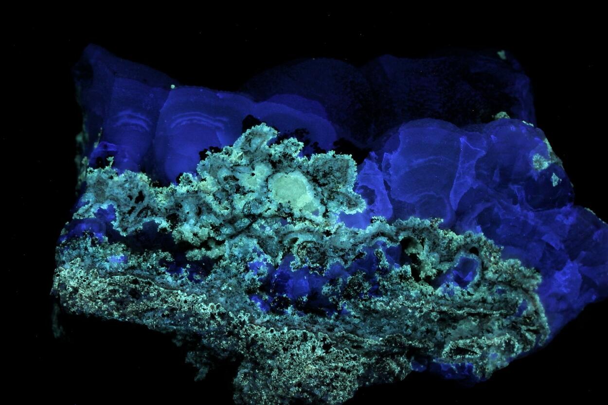 Smithsonite With Willemite