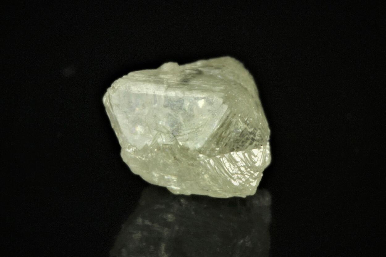 Diamond Var Spinel Law Twin