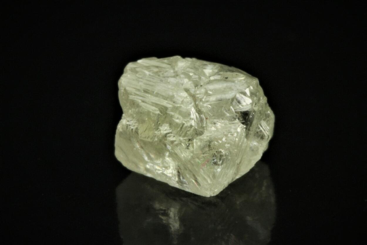 Diamond Var Spinel Law Twin