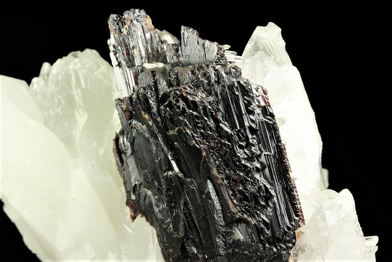 Hübnerite On Quartz