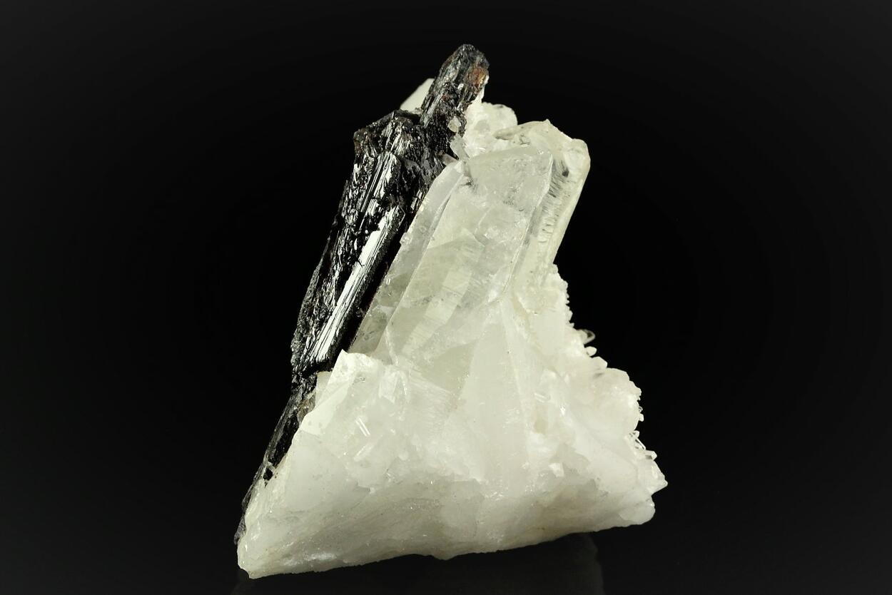 Hübnerite On Quartz