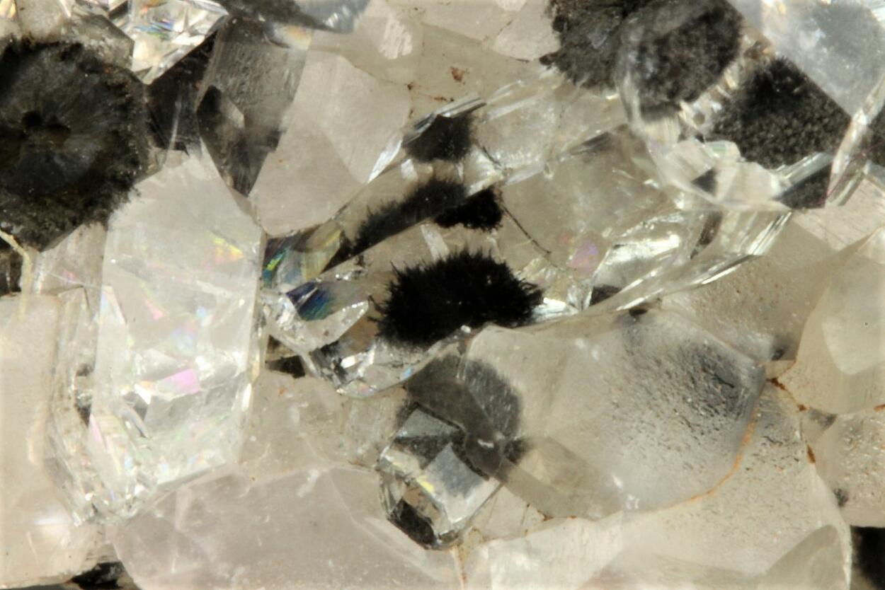 Asbolane & Cryptomelane In Quartz