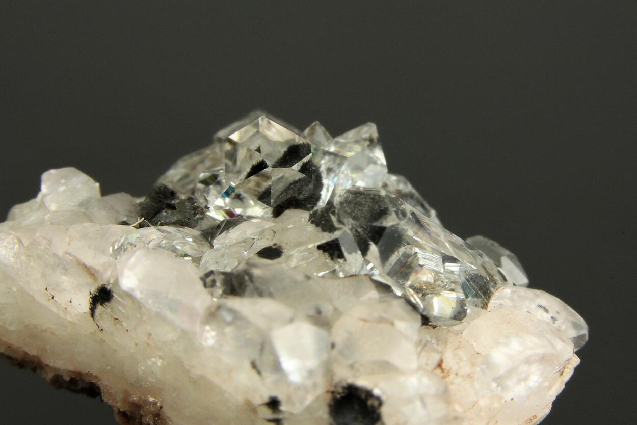 Asbolane & Cryptomelane In Quartz