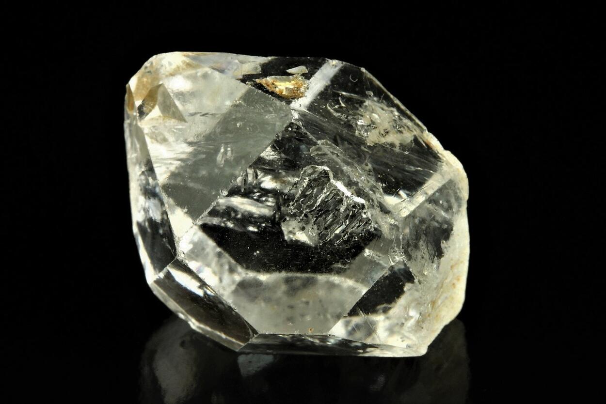 Quartz With Petroleum Inclusions