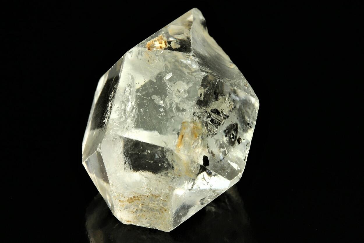 Quartz With Petroleum Inclusions